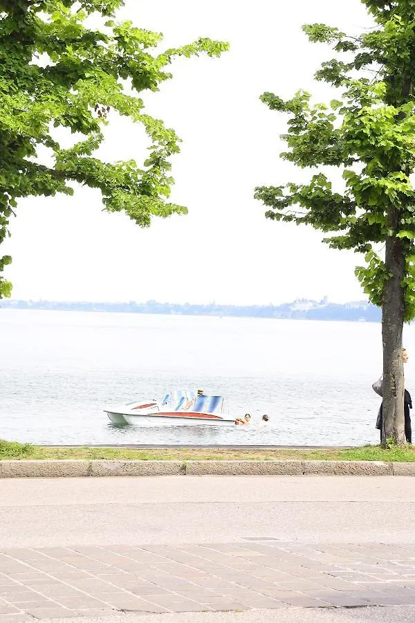 Dreamich - Delle Rive Lägenhet Desenzano del Garda 0*,  Italien